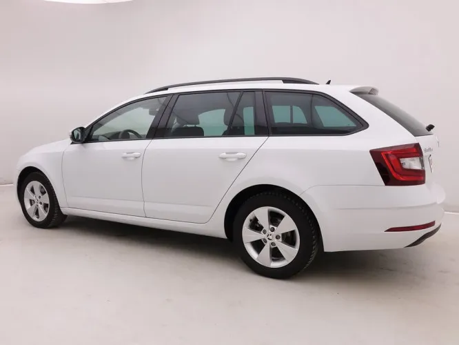 Skoda Octavia 1.0 TSI 115 Combi Ambition + GPS + LED Lights  Image 3